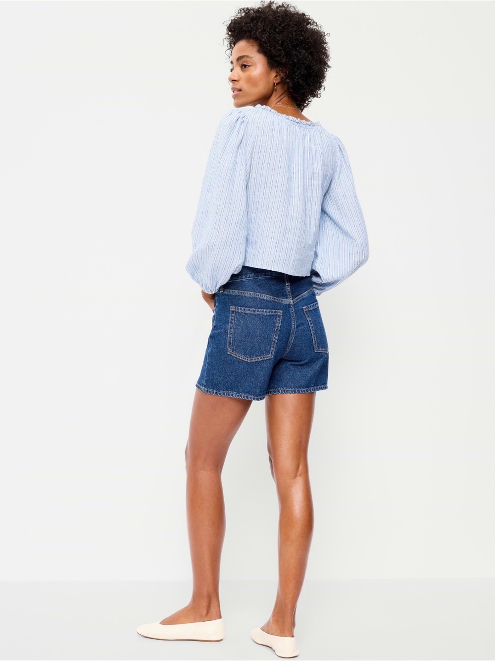 😎 Old Navy WOW high rise baggy jean shorts. Size 6. NWT. - Picture 2 of 11